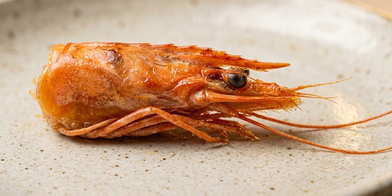 cooked prawn head dish
